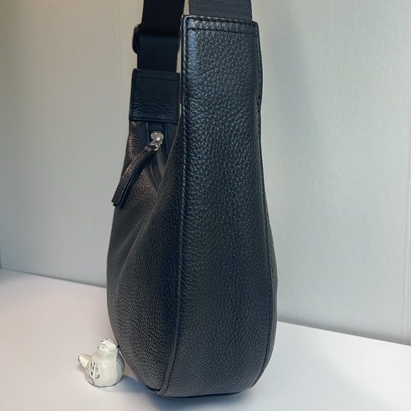 BAGGU Original Release Small Leather Crescent Bag In Black - Picture 10 of 17